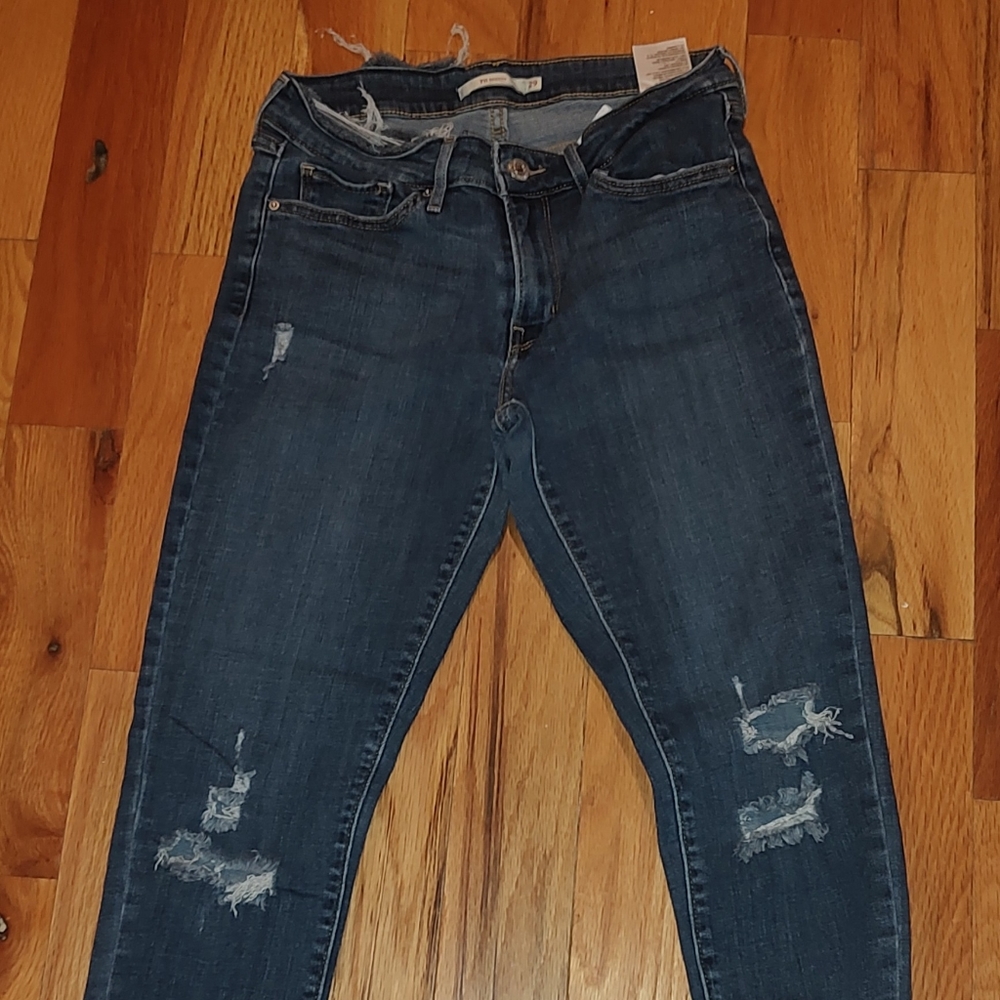 Women's Levi's jeans